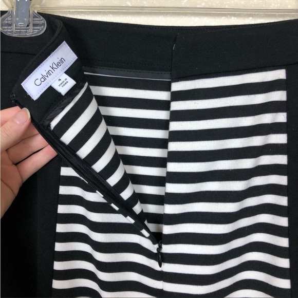 Calvin Klein Black and White Striped Pencil Skirt w/Black Side Panels - Size 4 - Picture 8 of 11